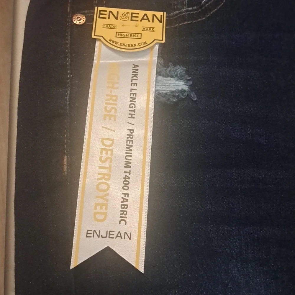 NWT JEANS - Picture 4 of 9